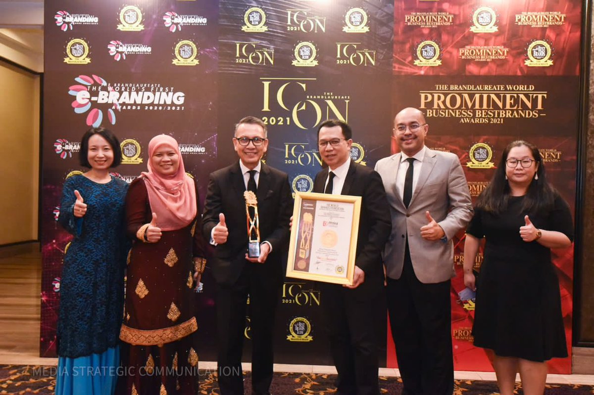 MohdShukriYajid's tweet photo. Delighted and thank you @brandlaureate for awarding @MSUmalaysia with the World First BestBrands E-Branding Award 2021, Most Valuable Brand Education-Leadership &amp; Human Capital Development. Congrats #MSUrians on this achievement! @MSUcollege @YayasanMSU https://t.co/TVZKoBxWz4