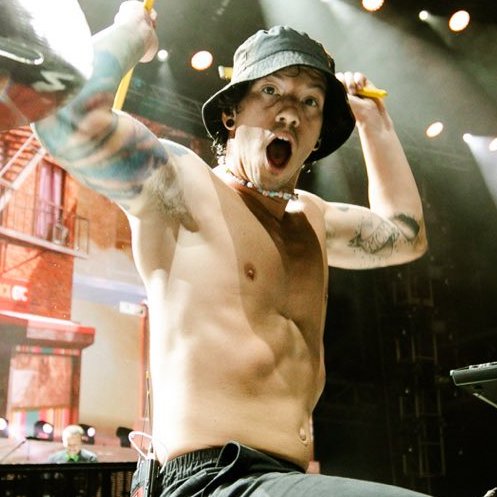 cryingforjosh's tweet image. PODEMOS HABLAR DE LO HERMOSO QUE ES JOSH CUANDO HACE ESA CARA?? NECESITO MAYUSCULAS MAS GRANDES