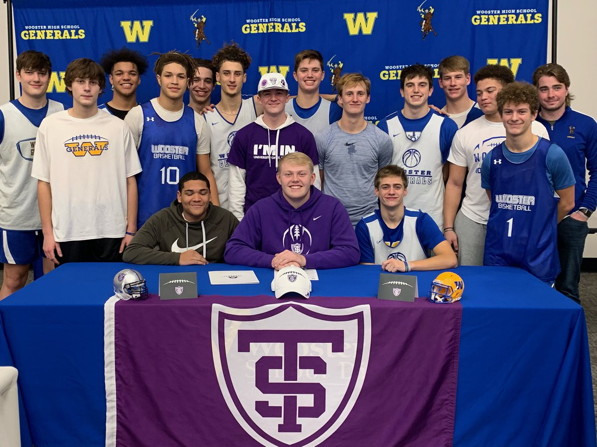 Congratulations to Grahm Dixon on signing to continue his education and football career at the University of St. Thomas (Minn). Once a General, Always a General! #GoWoo