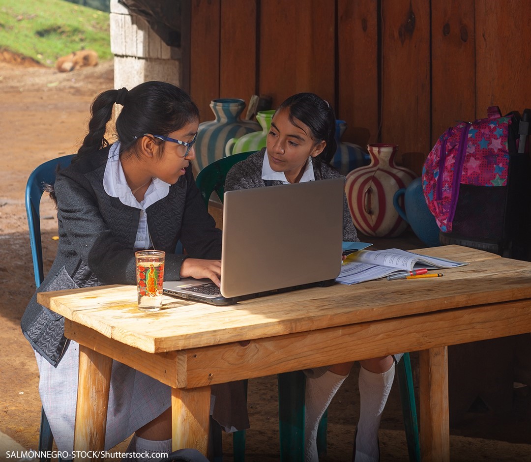 educommission's tweet photo. 📣 The #ConnectivityDeclaration was launched today at the #RewirEdSummit! 

Developed by @UNESCO with support of @DubaiCares, it proposes normative principles to steer digital transformation of education 

💡 Check it out: https://t.co/mO33W8Nfpn https://t.co/OuGBGjD9ax