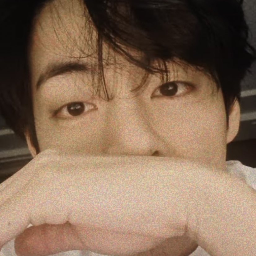 wannabecxxl's tweet photo. คือน้ำชอบพี่โชนมาก ชอบมา 8 ปีแล้ว น้ำทำทุกอย่าง เปลี่ยนแปลงตัวเองทุกอย่างก็เพื่อพี่ น้ำไปคัดเลือกนางรำ เล่นละครเวที ไปเป็นดรัมเมเยอร์ เรียนหนังสือให้เก่งก็เพื่อพี่ แต่ตอนนี้น้ำรู้แล้วว่า สิ่งที่น้ำควรจะทำมากที่สุดและน่าจะทำมาตั้งนานแล้ว คือ บอกกับพี่โชนตรงๆว่าน้ำชอบพี่โชน ❤️‍🩹😞 https://t.co/DW8NbmHOKE
