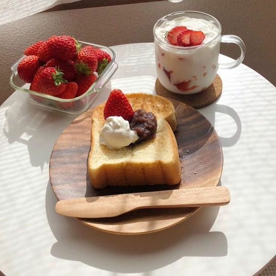 Killer0fMe's tweet photo. @floweered sayang bangun ayo sarapan bareng ❤️❤️ https://t.co/HqLA7p6ERH