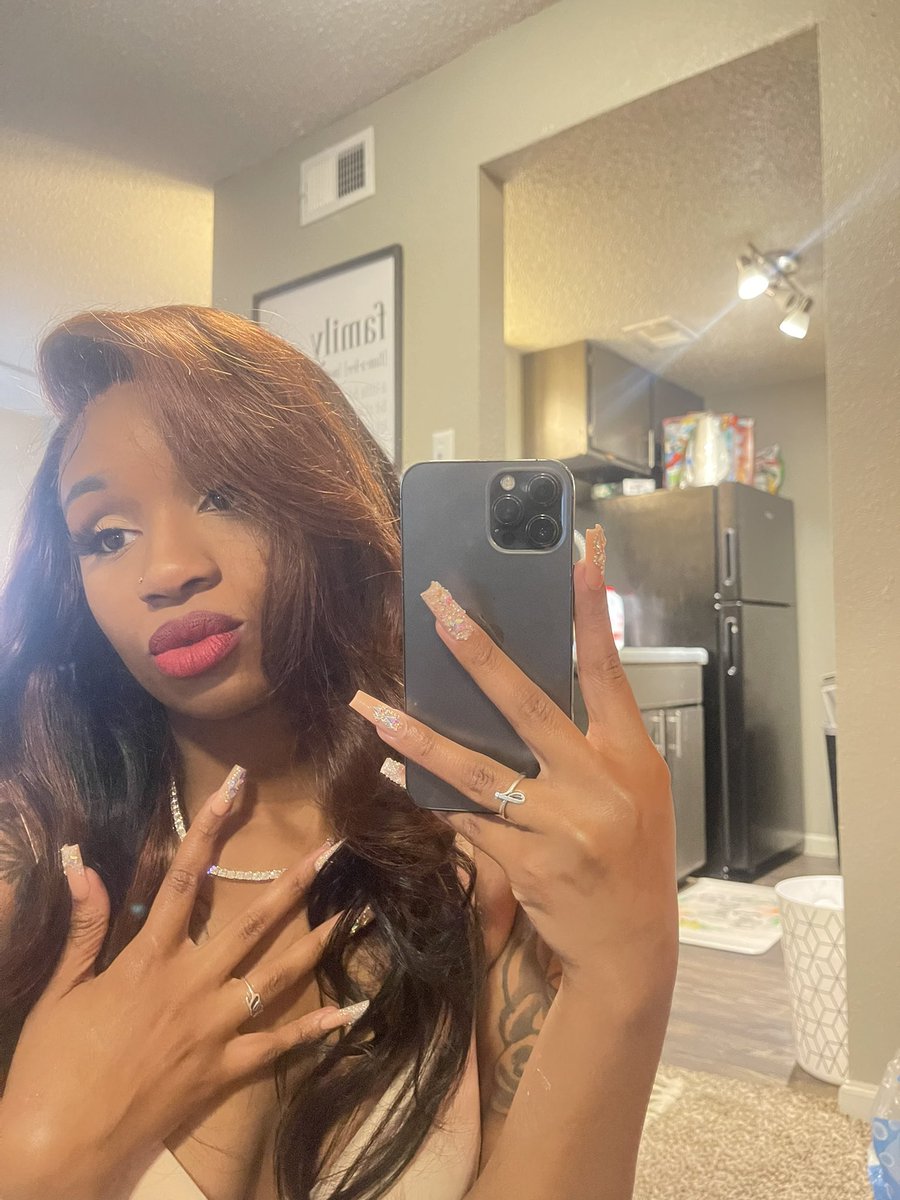 jazzfromda6's tweet photo. DID YALL MISS ME 🤎✨ https://t.co/Yt8qiR3Dcd