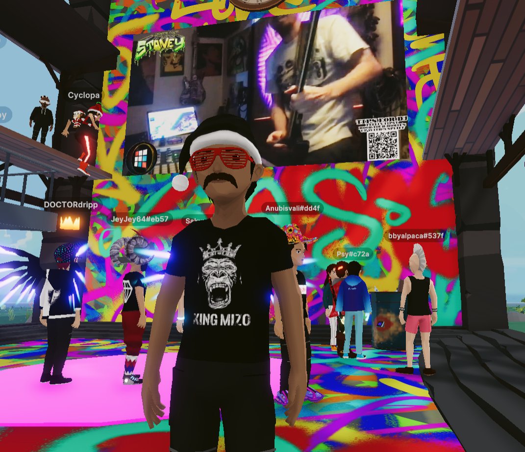 Hangin' with <a href="/stoney_eye/">StoneyEyeStudios</a> at @PARCELPARTIES. Always a good time!

Check him out here every Wednesday. play.decentraland.org/?position=-120…

#Metaverse #Decentraland