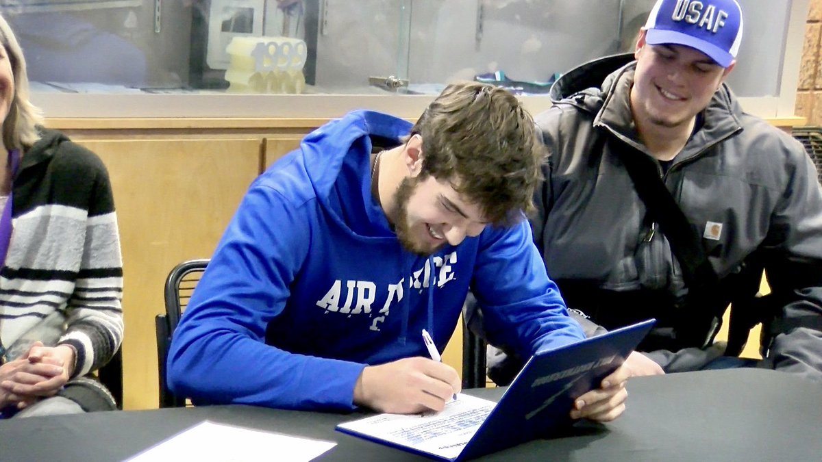 Century TE Bruin Fleischmann signs to continue his academic and football career at <a href="/AF_Football/">Air Force Football</a> 
“I’d like to thank both my parents. They gave me two things. They gave me opportunity and environment, and with that, the rest was kind of up to me.”