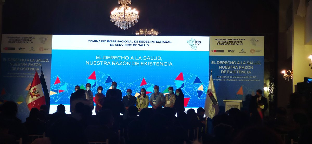 RISCajamarca's tweet photo. "La política central del gobierno en salud es buscar la unidad, con el gran objetivo de tener el derecho a la salud al alcance de todos" Viceministro @atarfer en la clausura del "Seminario internacional de redes integradas de servicios de salud"
@Minsa_Peru @pcmperu https://t.co/raTJ36Cb8z