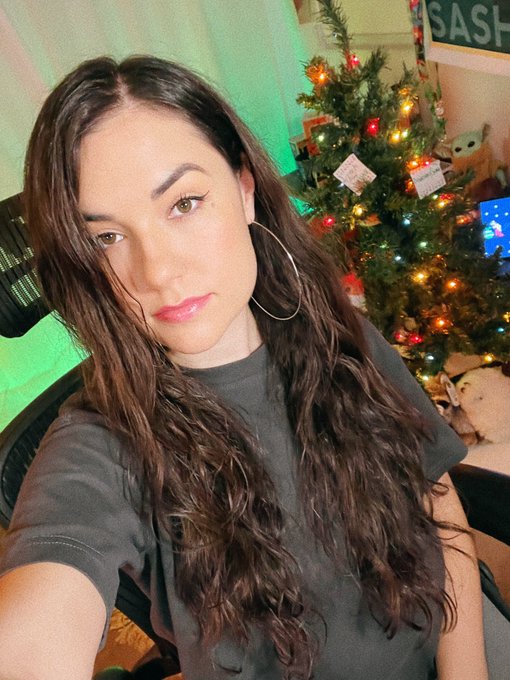 Going live NOW with more charity streams supporting GGLA  Donate  here:  https://t.co/aAxys5a19U  Watch