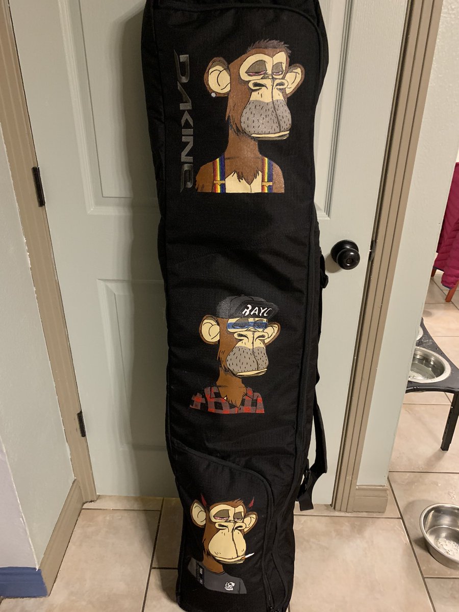 My wife got my apes painted onto my snowboard bag for my birthday! <a href="/BoredApeYC/">Bored Ape Yacht Club 🍌</a> <a href="/a_dubs1/">Abel</a>