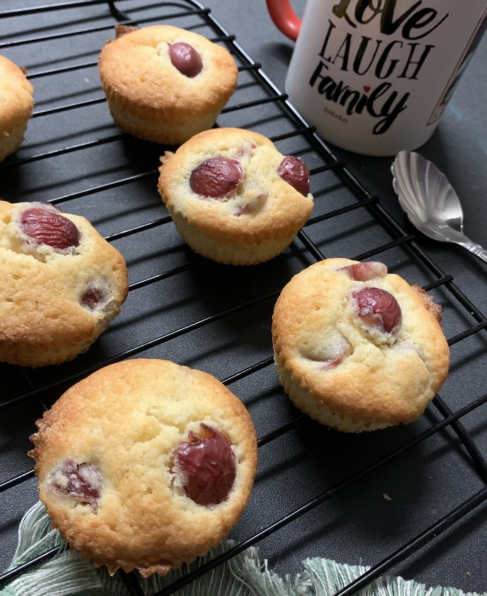 aquariun9's tweet photo. @CampingWorld @TheFitRV Grape Almond muffins #12DaysOfGiveaway https://t.co/dsqAtAR3bT