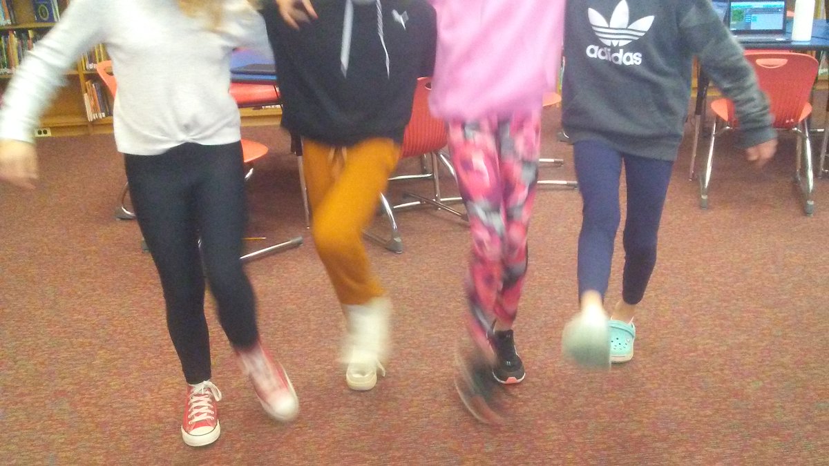 WormleyMary's tweet photo. Wrapping up #HourOfCode with a few Dance Party moves and some multitasking! @nccbulldogmedia @1heyalright @MCPSSLMP https://t.co/SpRjCa50LL