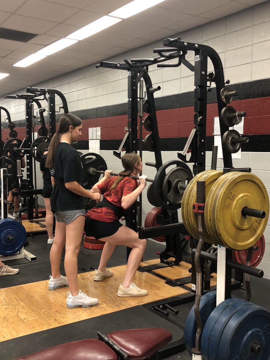 Squat Max Day!!!! South girls getting it in…..💪🏼🔥