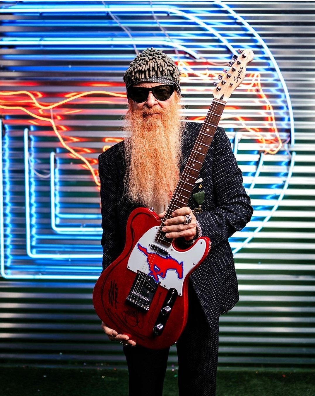 Happy 72 birthday to the legendary ZZ Top singer and guitarist Billy Gibbons! 