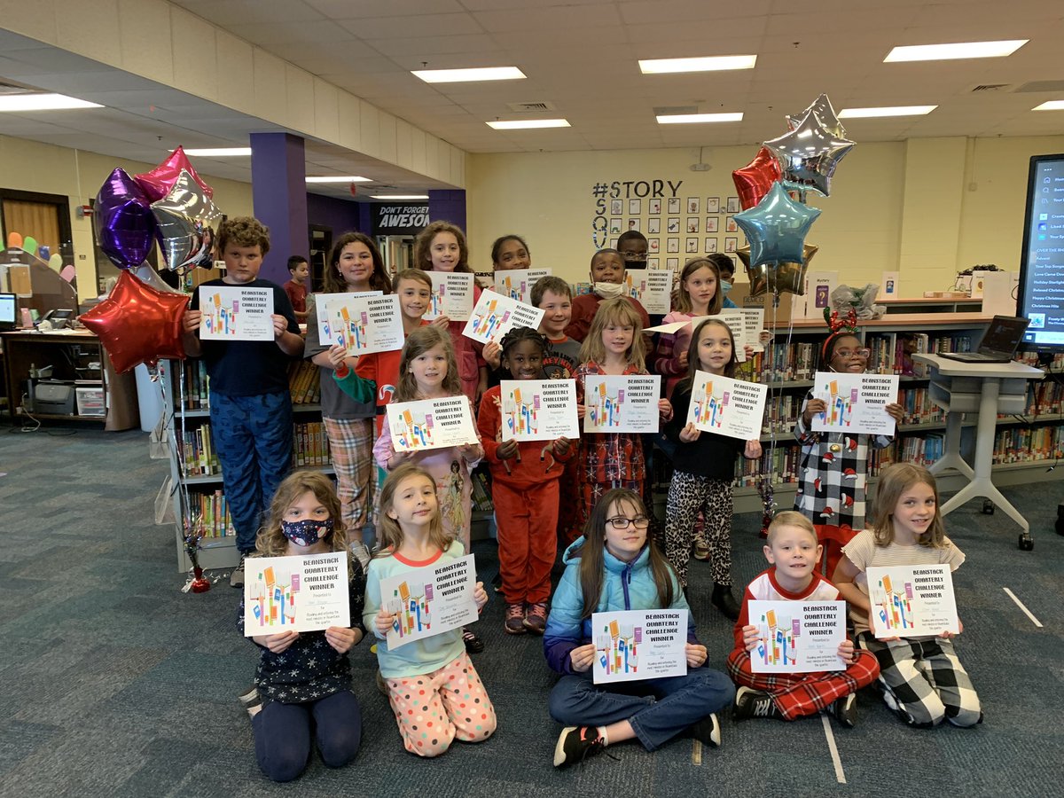 KehLibrary's tweet photo. Readers, readers everywhere! Congratulations to our top @zoobeanreads Beanstack loggers. It was a pizza, donuts and books kinda day! @keheleycomets  @CCSDLibMedia #lovetoread #readersgonnaread https://t.co/sTGMZtWxYJ