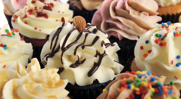 Happy #NationalCupcakeDay to everyone! Here's a link to some fantastic recipes to try!

mrowl.com/user/isabellet…

#Recipes #Food #Foodie #Baking #Cupcakes