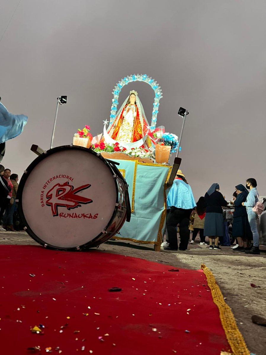 BandaRunaukas's tweet photo. Culminando la Procesión de la Virgen de la Puerta de Otuzco Perú 

🔴⚪⚫
#Runaukas https://t.co/nteHNgdkuv