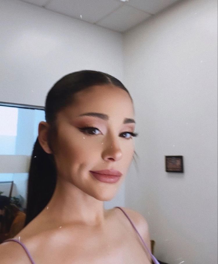 all the rumors are true i’m in love with ariana grande