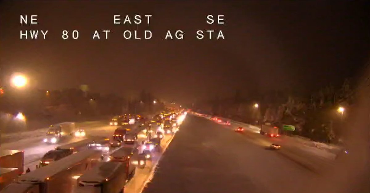 CaltransDist3's tweet image. #TrafficAlert: I-80 WB is CLOSED with all vehicles being turned at Truckee and the Nevada state line due to an incident near Cisco Grove that is under investigation. No ETO.