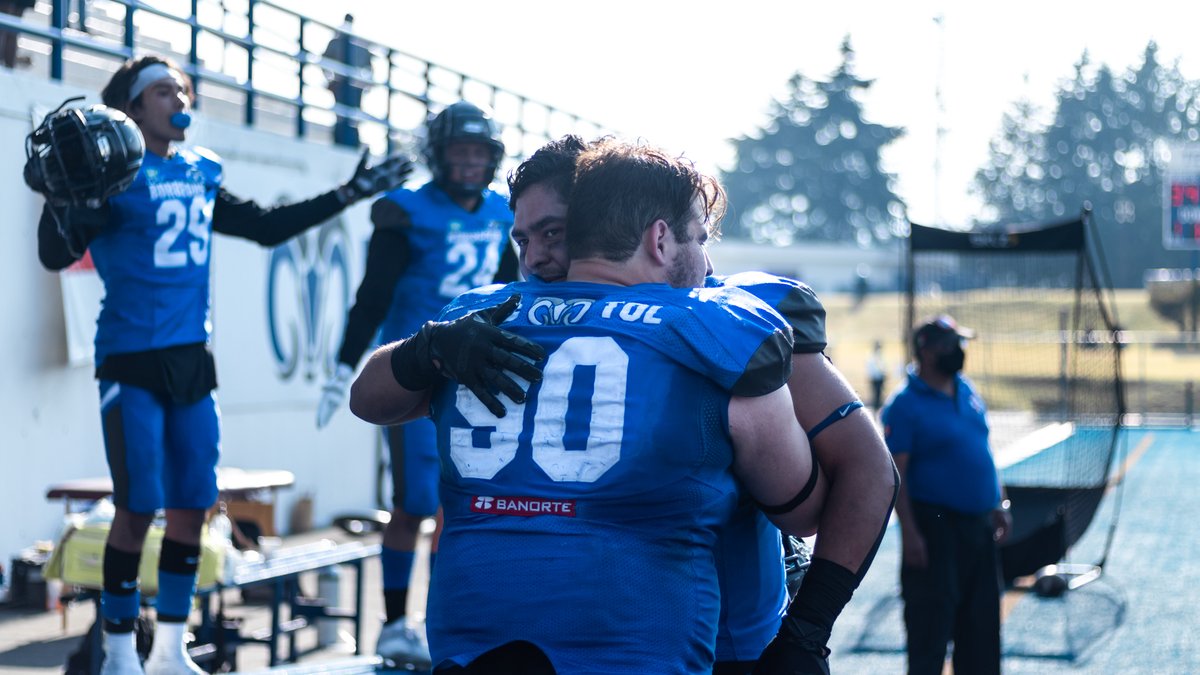 ¡Ale Borregos Ale! ​🐏​​💙​ Revive los mejores momentos de nuestros Borregos Toluca, quiénes culminaron la temporada 2021 quedando invictos en casa ​💪🏻​, siendo el último encuentro el pasado sábado 11 de diciembre contra los Burros Blancos del IPN. ​🏈 ​¡Partidazo!
