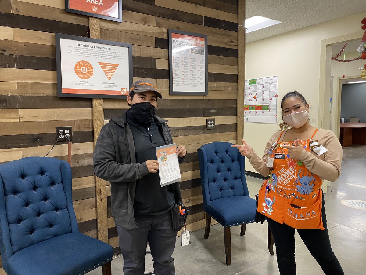 Great job Ihsahn!!! Recognized today for the excellent customer service he provided. Thank you for s as lo you do! @JeanMed_8523 @Fuerstenberg15 <a href="/krys_ann88/">Krystal Mora</a> <a href="/Dalton8523/">Dalton8523</a> @OscarM_8523 <a href="/cynthia__HD_/">Cynthia Munoz</a>