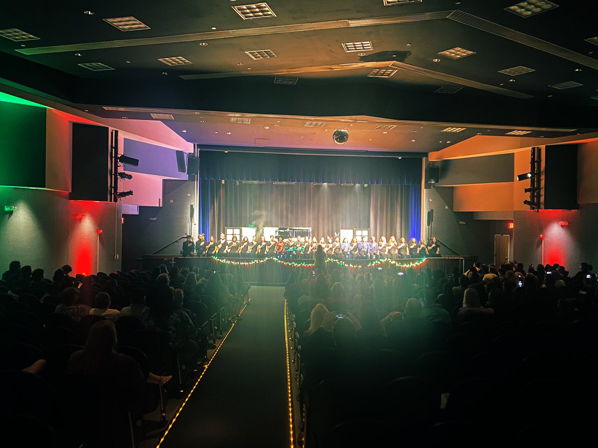 GeneFranks13's tweet image. To an amazing choral concert. Wonderful job Wolves! Thank you to all the DHS families who came to support. @DHSHappenings @mandajames18 #breakaleg #holidayseason