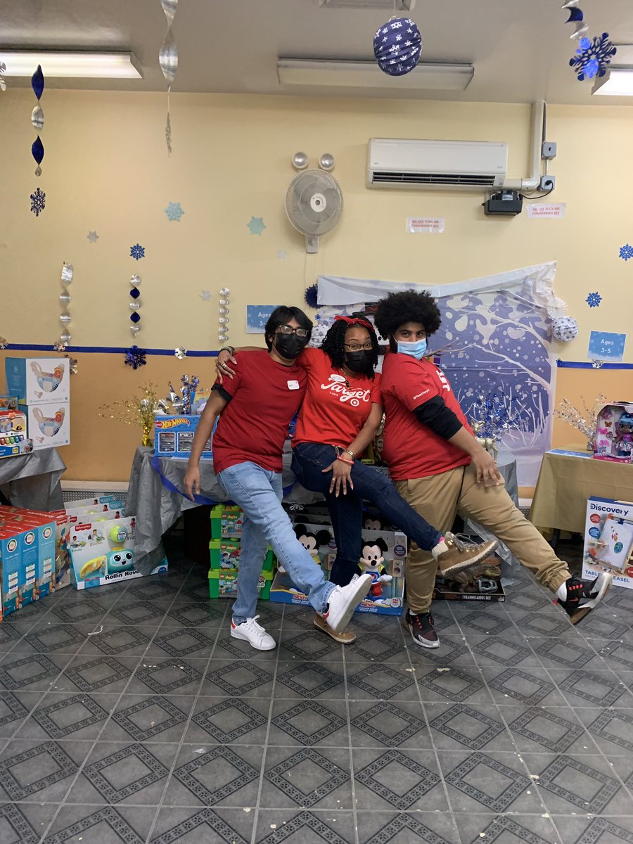 D471 🎁🎄 #TheGreatGiftTogether <a href="/LeahDevlin11/">Leah Devlin</a> <a href="/SandyTGT/">Sandy Hayes</a> <a href="/KellyMcGarrity/">Kelly McGarrity</a> @NicoleTonnessen