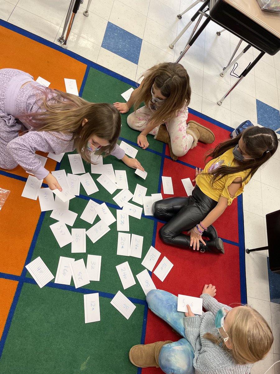 MsSangiorgi's tweet photo. Today we played four different games using our multiplication flashcards! @Mrs_Pennino @WPSCoolidge https://t.co/W58gLMrl48