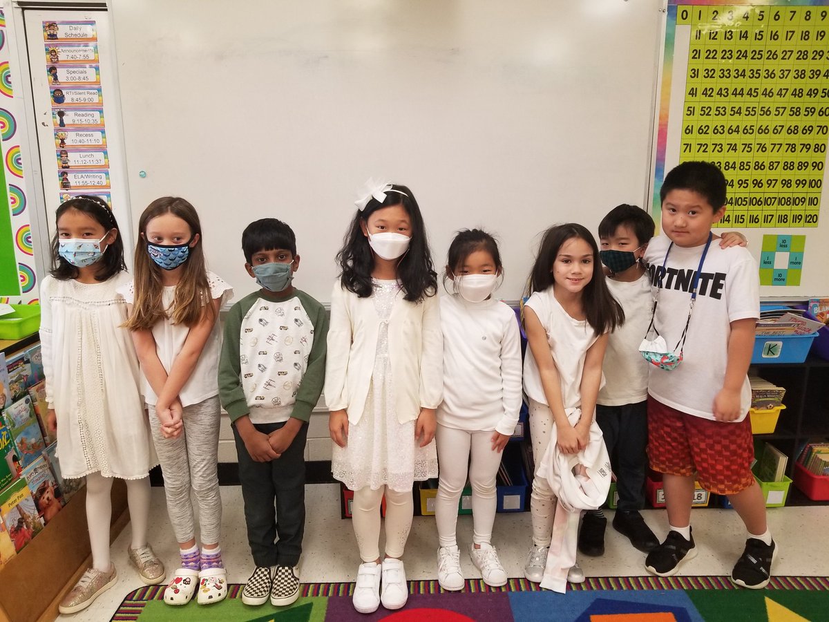 Holiday attire and white out at school to get us in the holiday spirit. <a href="/DolvinES/">Dolvin ES</a> #DolvINcredible