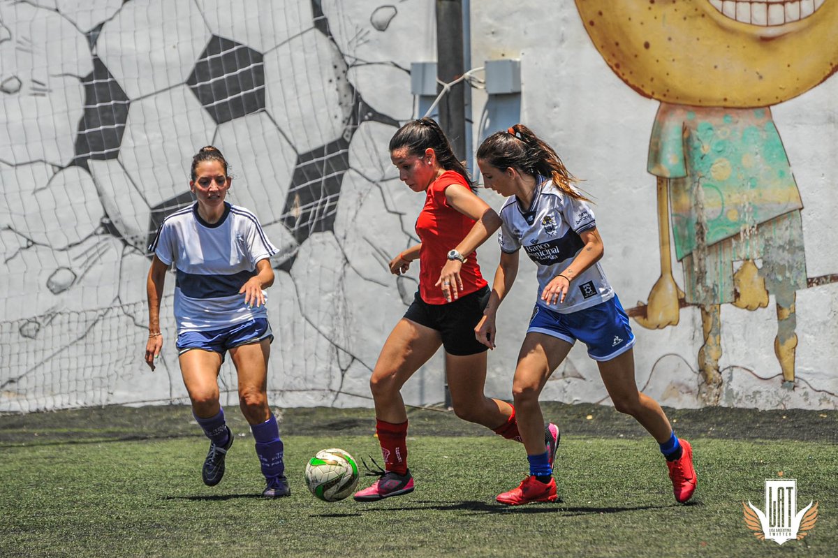 LigaLATFem's tweet photo. DOS DE LAS GRANDES CANDIDATAS 🤝🏻

📸 @GimnasiaLat y @HuracanLAT se midieron el pasado sábado en Palaá. https://t.co/N0hNDBbmiM