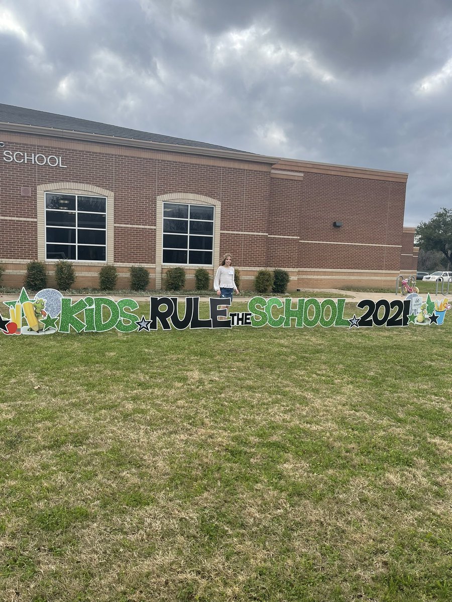 MrsAstrin's tweet photo. Kids Rule the School - This little lady right here… she could be my sub ANY day!! @oldunionES @Carrollisd #FabinFirst #BetterTogether https://t.co/PnaI4XFbpb