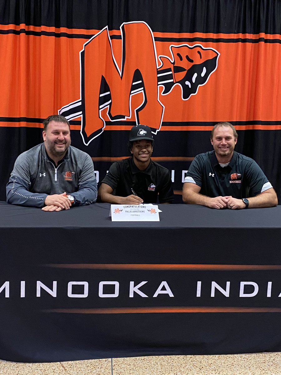 _Marmstrong14's tweet photo. Its official go huskies🐺!! @NIU_Football https://t.co/5NKuh7yOC0