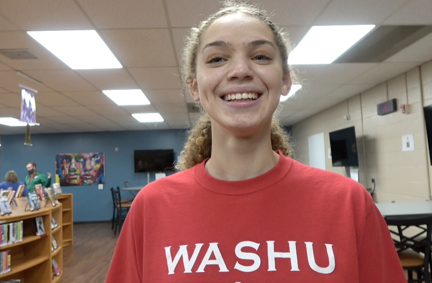 Channel1450com's tweet photo. Two Rochester Volleyball Players Celebrate Signing Day-

Tori Taylor is headed to Wash U

Lauren Bloom is headed to Culver Stockton

We spoke with both Rockets about their decision 
https://t.co/o3Cnly8anf https://t.co/MTQReGsrgJ