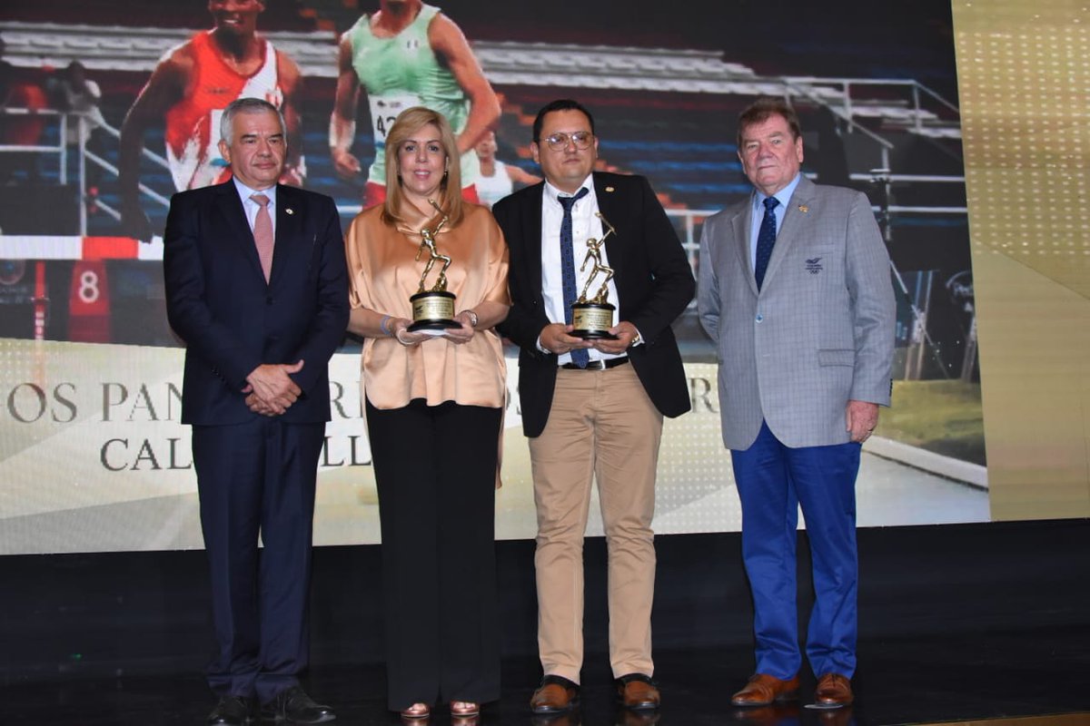 ¡Lo logramos!
Le cumplimos al continente. ¡Hicimos el mejor certamen deportivo de Colombia y América en 2021! Este galardón de los #PremiosAltius2021 es de todos los que con su labor aportaron a que los #JuegosPanamericanosJunior <a href="/CaliValle2021/">Juegos Panamericanos Junior</a> fueran un éxito total <a href="/OlimpicoCol/">Comité Olímpico COL</a>