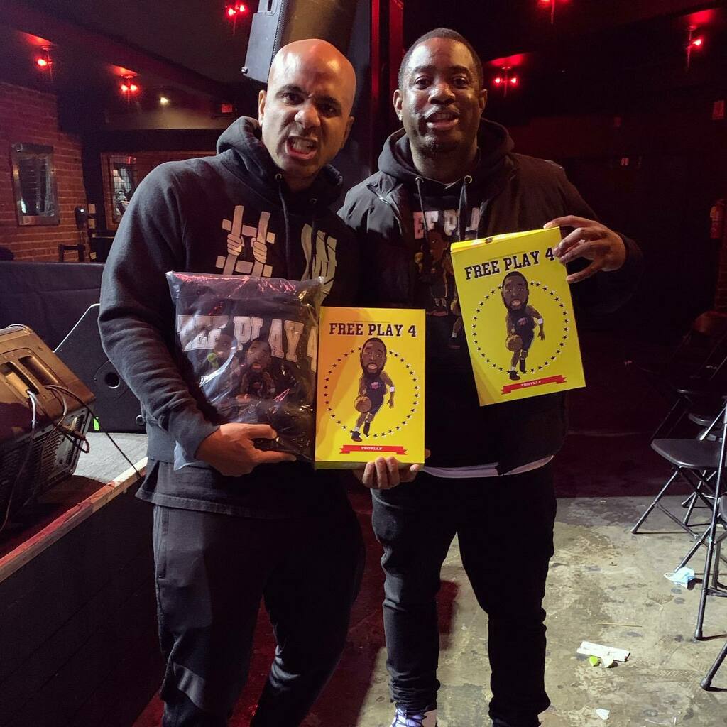 TroyLLF's tweet photo. Made it out to check out @mworthofgame Tour In the town! Dope show, the energy & inspiration @wallo267 & @gillie_da_king bring is dope cuz they really just on tour having fun being themselves!
.
#Shoutout @wallo267 For holding it down, had to get him a #FreePlay4 Pack!! He a… https://t.co/PlyW7xcRjS