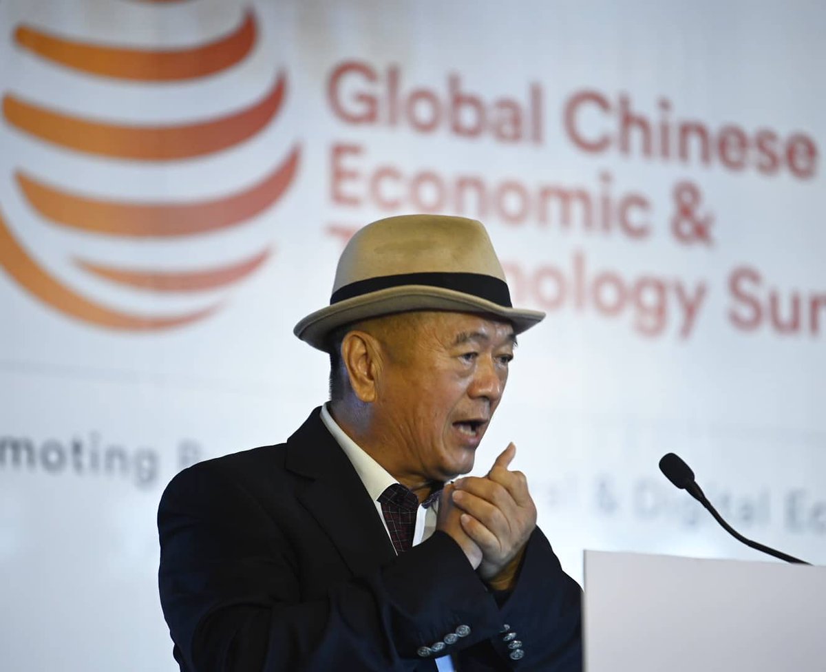 davidstloh's tweet photo. Tan Sri Lee Kim Yew, founder of the Country Heights Group of Companies, speaks at the Global Chinese Economic &amp; Technology Summit in Penang.

#simplypenang #gcetsummit https://t.co/RjeoJfg2e0