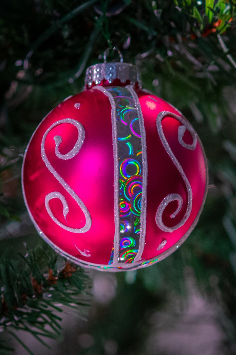 beedeephotos's tweet photo. "Ornamental (Part 2)" || #photography #canonphotography #eos #rebel #t3i #christmas #holidays #ornaments #christmastree #holiday https://t.co/nOzBViOzAt