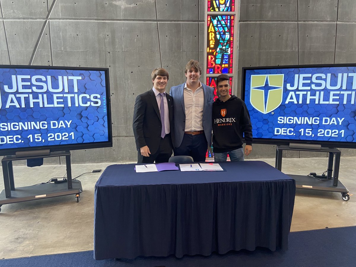 jesuitgolf's tweet photo. Jesuit signing ceremony today! Congratulations to Senior Team Captain, Oliver Naumann for signing to play golf at Hendrix College! Congratulations also to the other signees, Robert Fitzgerald and Matthew Craycroft! https://t.co/ZmHDK32qls
