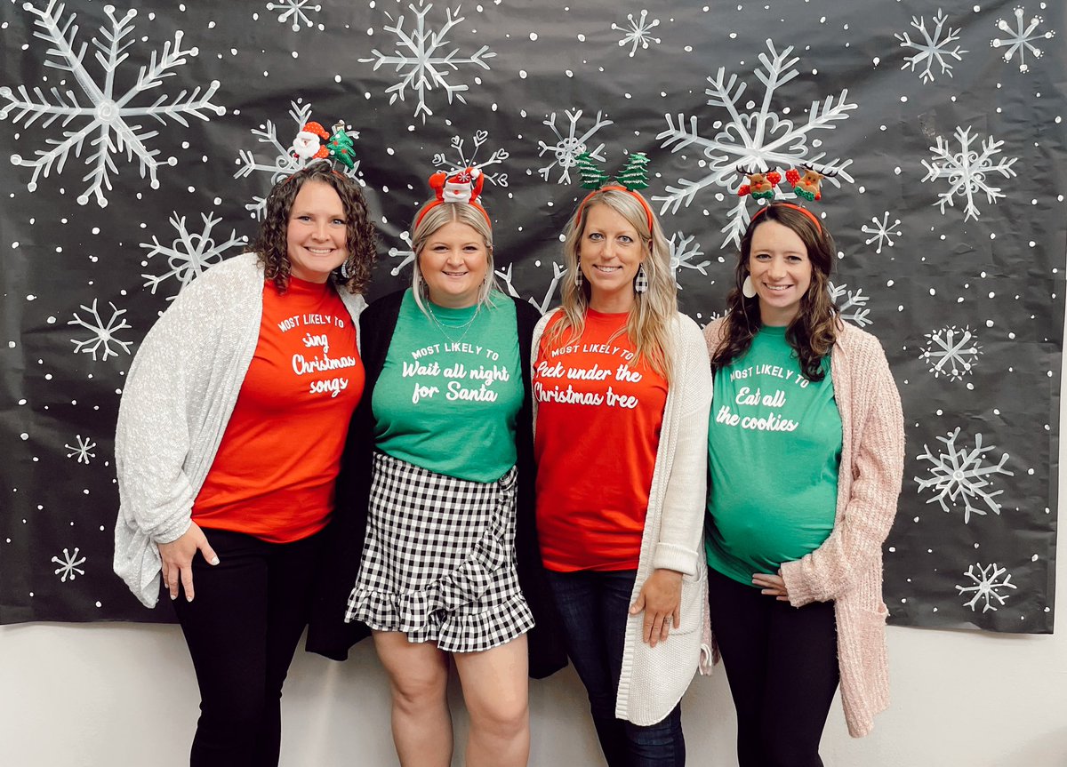 Merry Christmas from the 2nd grade team!! ❤️🎄 #walstars