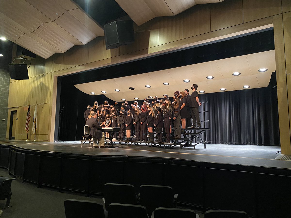 MsCrookRMS's tweet photo. Concert week in Rockland! Congrats to Mr. Bergman and all the students on their hard work prepping for tonight’s performance! Bands are up tomorrow! https://t.co/3GJXKNawXO