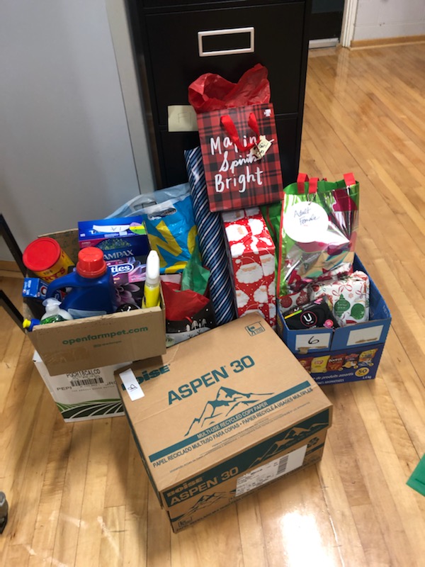 Hillcrest students, staff and parents came together in an amazing way to make the holidays bright for deserving families in our community ❤  Thanks to all who donated. Thanks to HLC students for collecting, organizing and wrapping <a href="/sd43bc/">School District 43</a>
#holidayhampers #studentleadership