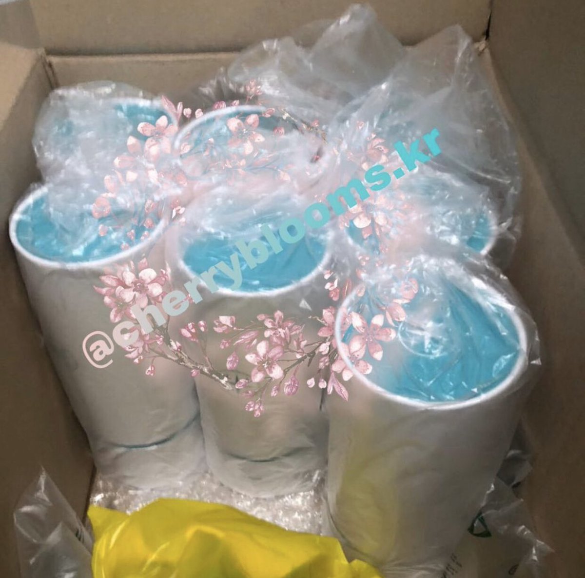 baby_phinee's tweet photo. ⭕️ READY INA SHINee GOODS ⭕️
⭕️ OFFICIAL
⭕️ SHOPEE
DAPATKAN POTONGAN 50-100K❗️DM FOR CLAIM❗️
#SHINee #SHATAR #GOODS #LS https://t.co/8sWLbh3MJW