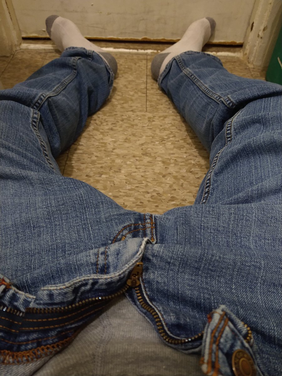 GaySocklover's tweet photo. Just Some Ankle Sock And Bulge pics 😈😏😝🍆💦 #GaySockLover #GayAnkleSocks #AnkleSocksLover #SockLover #MaleFeet #MaleSocks #MaleFeetWorship #SockWorship #SockSlave #GayBoyFeet #BoyFeet #GayBoySocks  #GayLatino #SockMaster #GaySocks #GayBulge #BulgePics #GayCock #LatinoCock https://t.co/x6SobvsasC
