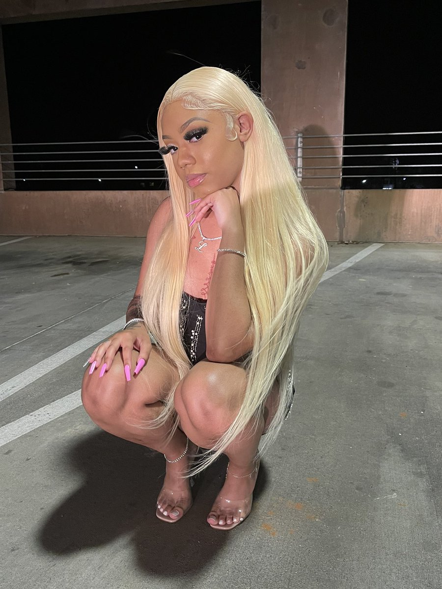 DashaLashyra's tweet photo. took a break but b.tch im back 🥶
#dubclubbb https://t.co/UPDi8h3X4B