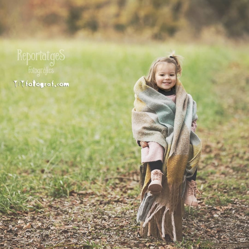 La preparació de totes les sessions és molt important. Triar el lloc adequat per al que fotografiarem, el vestuari, els complements, el dia, la millor hora per tenir la llum adequada. Tota aquesta sessió o projecte el preparem miniciosament nosaltres i l… instagr.am/p/CXhGROrMds6/