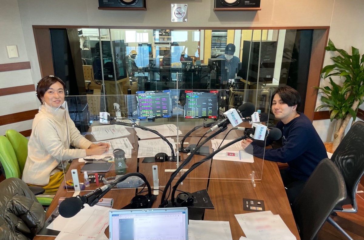 BlueOceanTFM's tweet photo. #嵐×#BrunoMars‼️
今日もありがとうございました🎶

住吉さん、
そして嵐の #櫻井翔 さんもお気に入りの、
#Penthouse #浪岡真太郎 さんとのトーク📻

#radiko のタイムフリーでも
お楽しみください🤳

👇👇
https://t.co/AcNJ8v1pvh
#Tokyofm #BlueOcean https://t.co/aiHT1swEZh