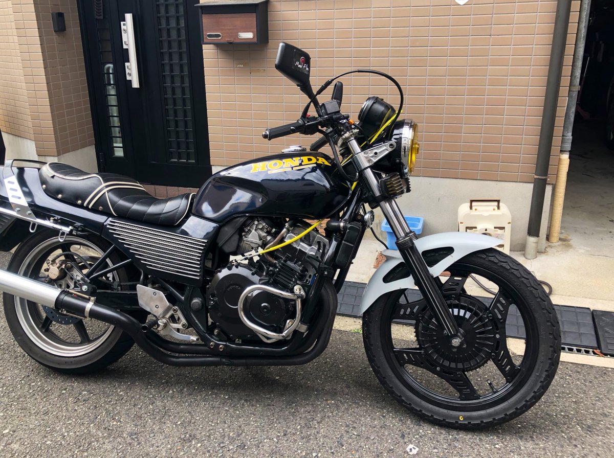 1991_mokkun's tweet photo. やっぱり皆さん待ってくれ出たみたいで頑張って取り付けたかいがありました!🤩✨まだの人は見てくれると喜びます!#ジェイド250 #とりあえず自分でやってみる #MadFilm
ジェイド250 コムスターホイール装着!! フロント編 EP.83
https://t.co/6uLHIS05iQ https://t.co/8bdS2QBH8D