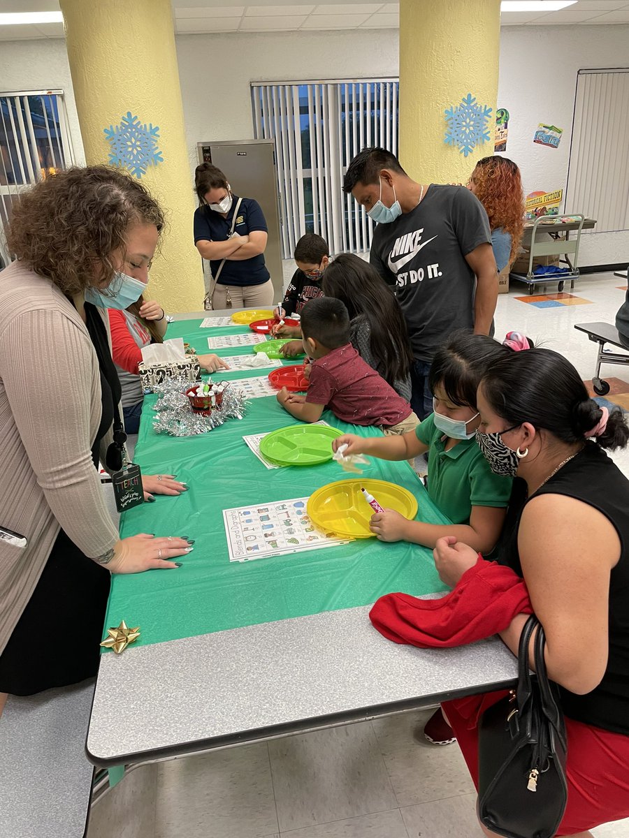 LiterateLatina's tweet photo. Family Literacy Night &amp; Bingo for Books! Literacy in action 😊@PalmettoElemWPB @pbcsd @ap_DannyMoya @jennsandersusa https://t.co/qFXUyrnvfK