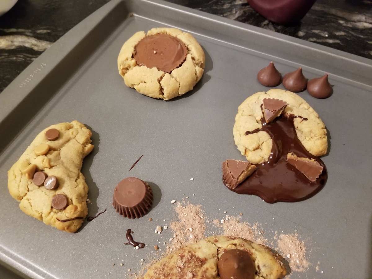 AlisonGraetting's tweet photo. Virtual volcano themed bake off to end the year. The efforts were all commendable (and demonstrated to be edible). Very proud of my research team and thanks to guest judge @janinekrippner https://t.co/cDKaHTIX25