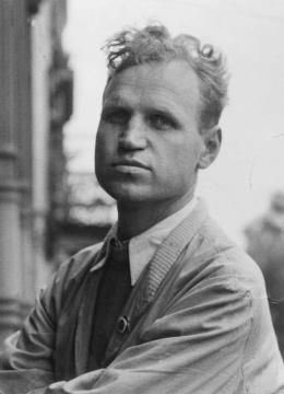 13/ And I was reminded by another local Chicago treasure, <a href="/DanPogoFC/">Dan Pogorzelski ✶</a>, that today is the 100th anniversary of Professor Dr. Tymoteusz Karpowicz’s birth. 

Happy birthday, Professor! m.facebook.com/Tymoteusz-Karp…