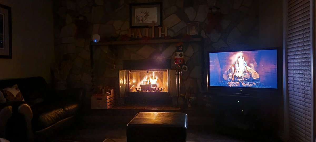nadlost's tweet photo. Nothing like a cozy fire on a cold night #realthingisbetter https://t.co/WKHY6cXZlz