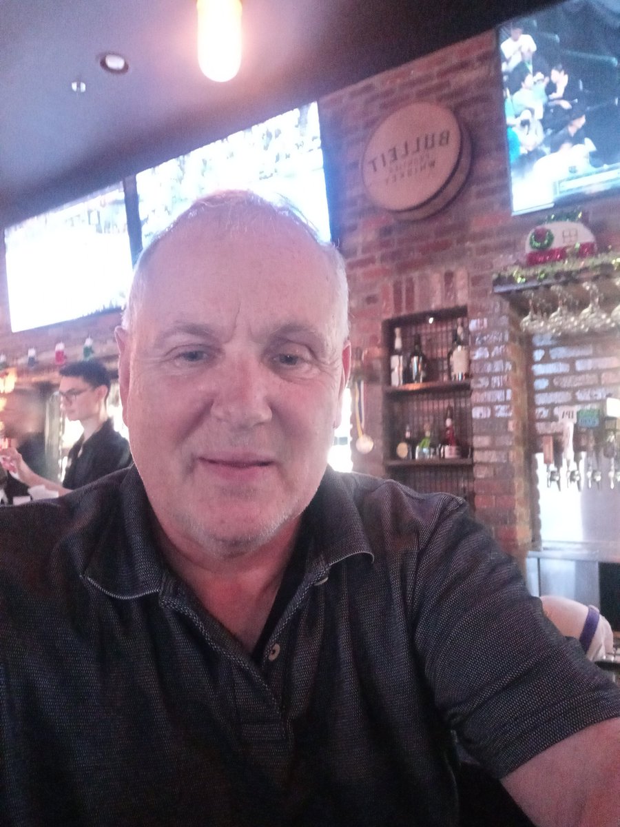 CountryRanger2's tweet photo. Crazy night recommend #crafthousefairfax every Wednesday karokee from 800 to 1100 https://t.co/w98UUN4D5N